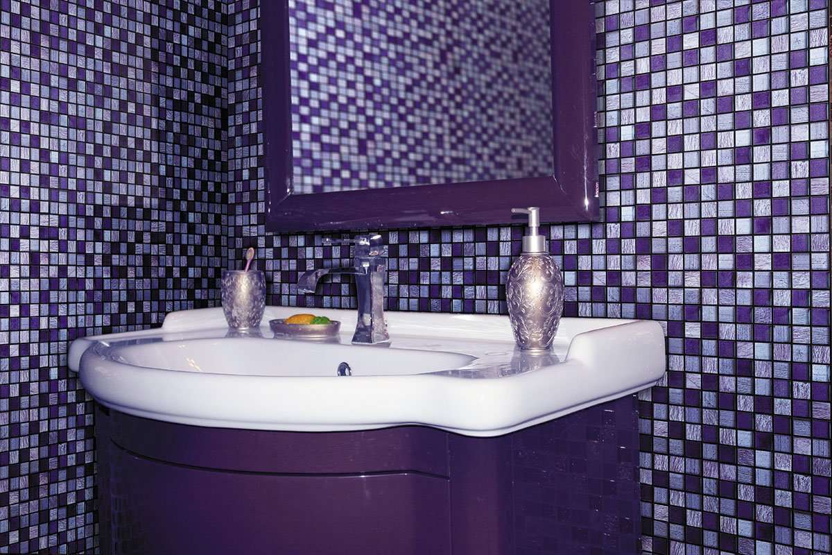Мозаика для ванной plitka mosaica ru. Natural Mosaic плитка мозаичная. Мозаика natural Strange Mok-151. Мозаика в ванной комнате. Ванная отделанная мозаикой.